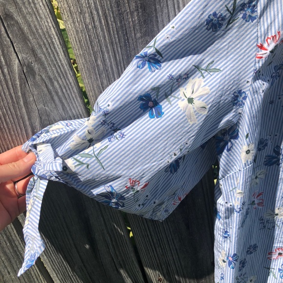 H&M Blue Floral Stripe Short Sleeve Blouse - Picture 4 of 8